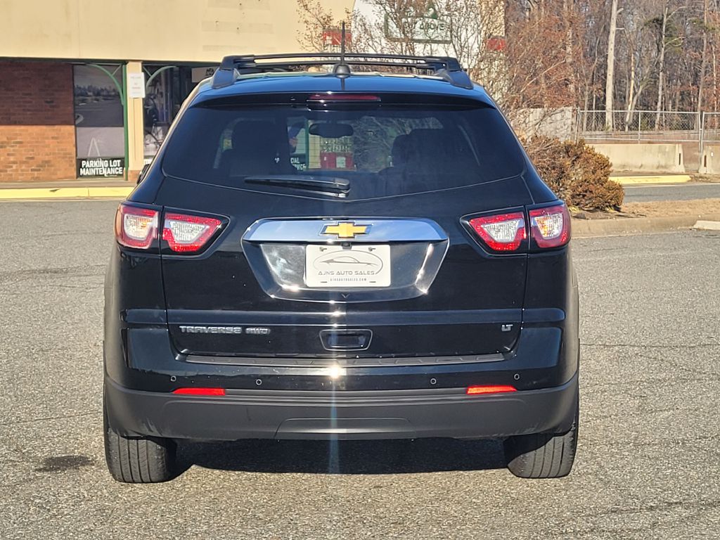 Photo 3 of this CHEVROLET TRAVERSE