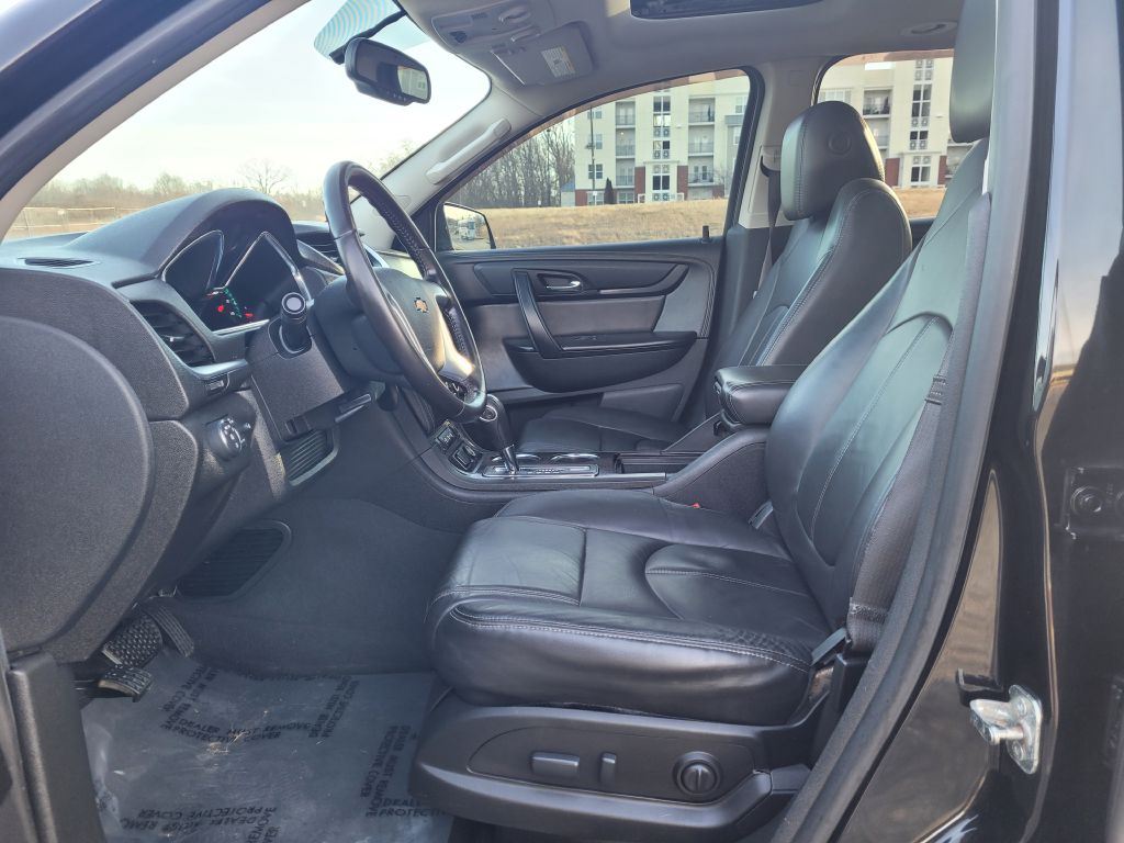Photo 8 of this CHEVROLET TRAVERSE
