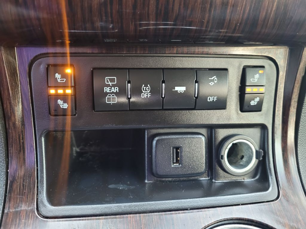 Photo 24 of this CHEVROLET TRAVERSE