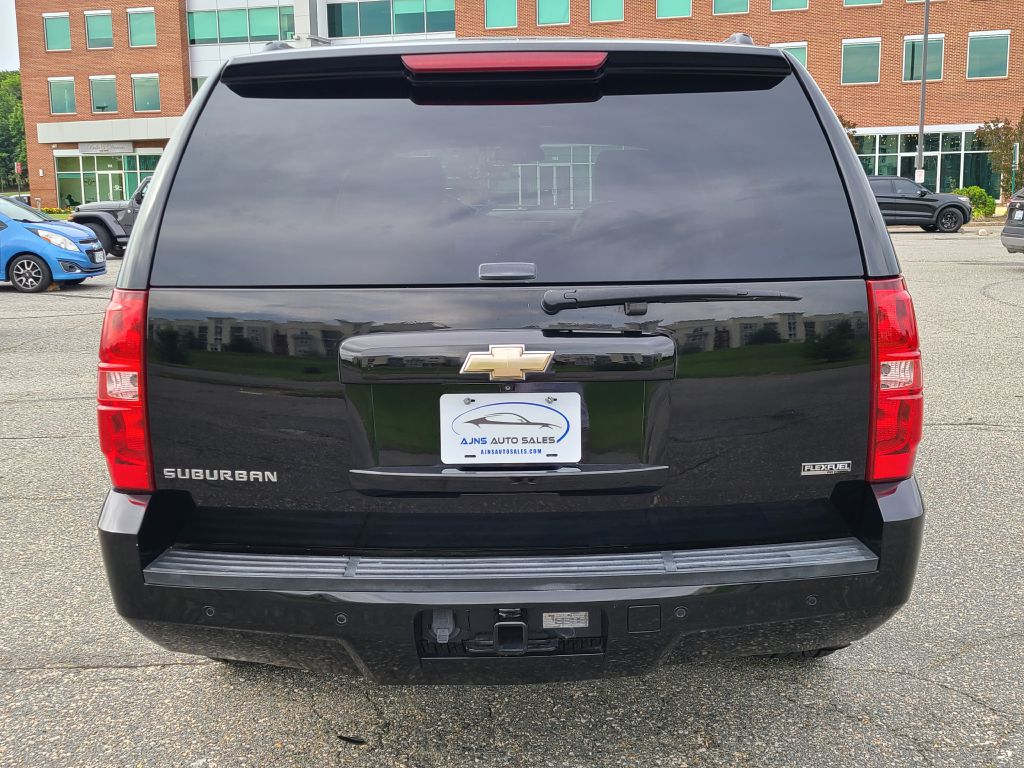 Photo 3 of this CHEVROLET SUBURBAN