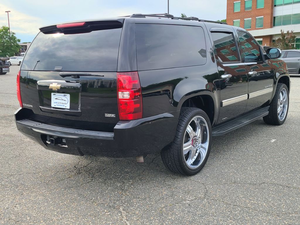 Photo 4 of this CHEVROLET SUBURBAN