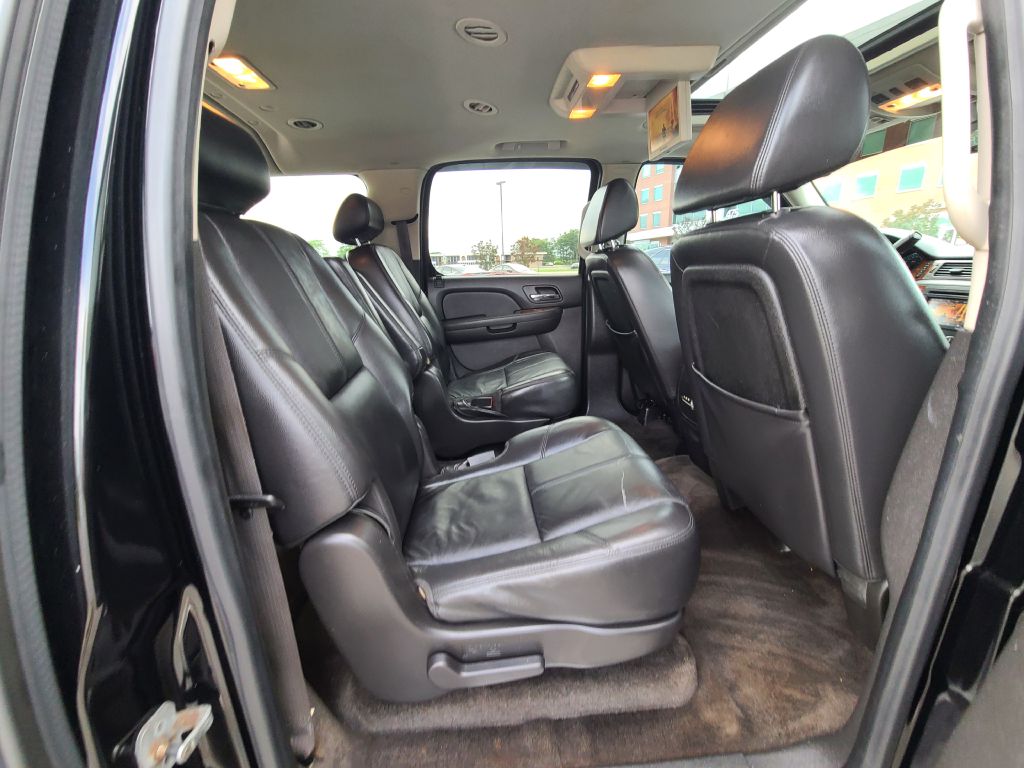 Photo 20 of this CHEVROLET SUBURBAN