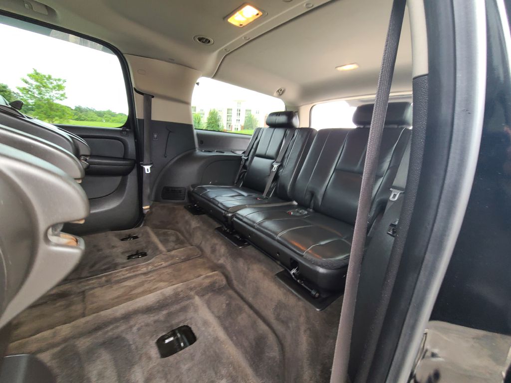 Photo 21 of this CHEVROLET SUBURBAN
