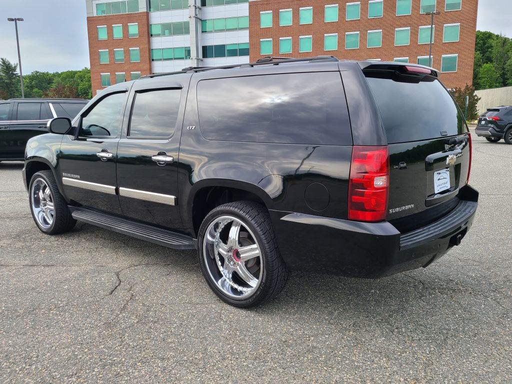 Photo 26 of this CHEVROLET SUBURBAN