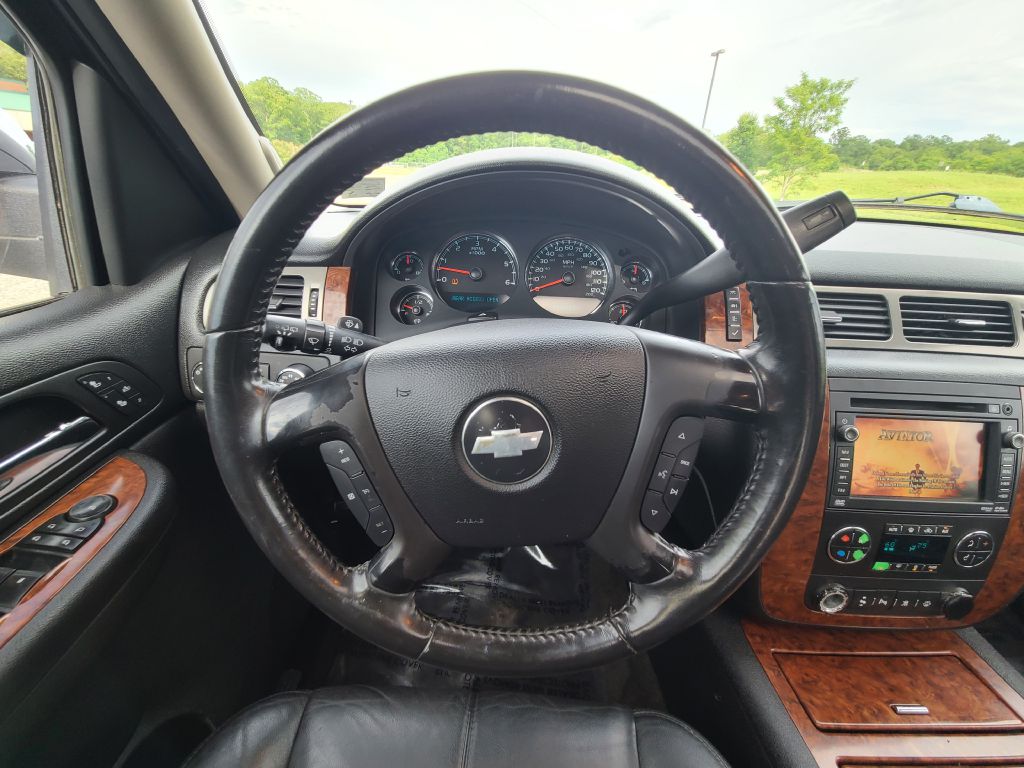 Photo 33 of this CHEVROLET SUBURBAN