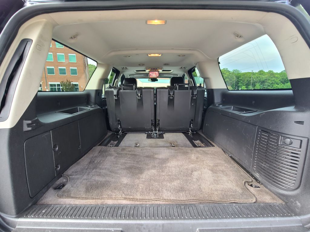Photo 34 of this CHEVROLET SUBURBAN