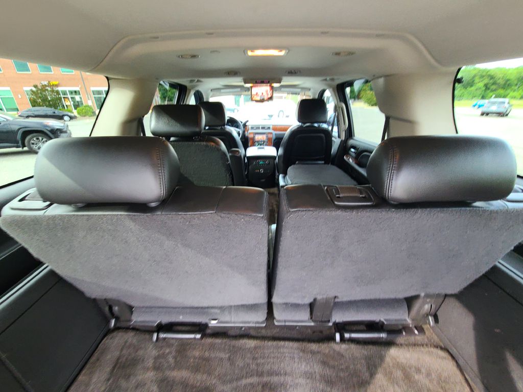 Photo 37 of this CHEVROLET SUBURBAN