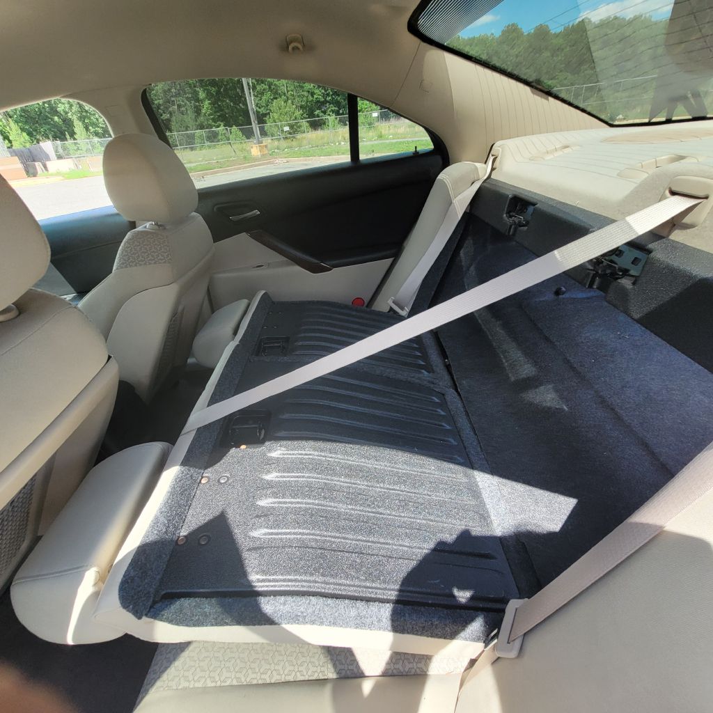 Photo 10 of this PONTIAC G6