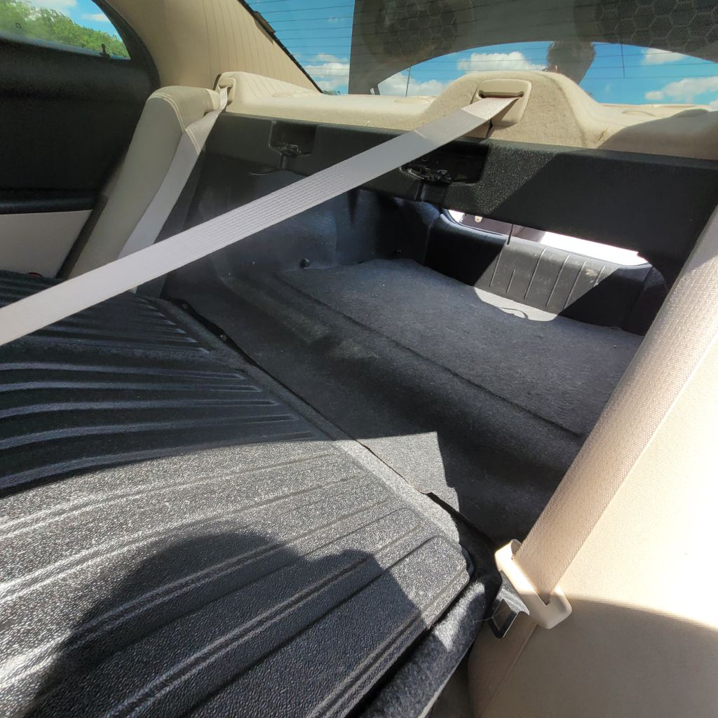 Photo 11 of this PONTIAC G6