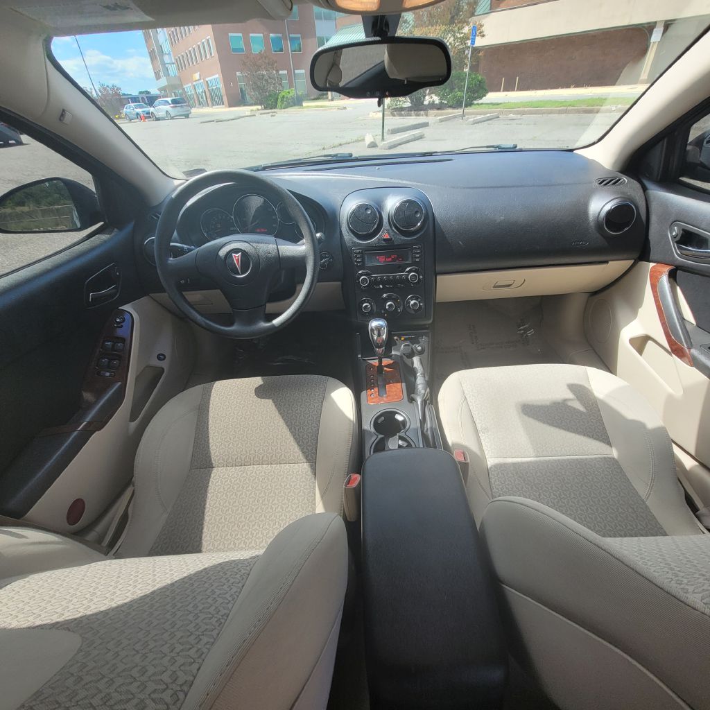 Photo 14 of this PONTIAC G6