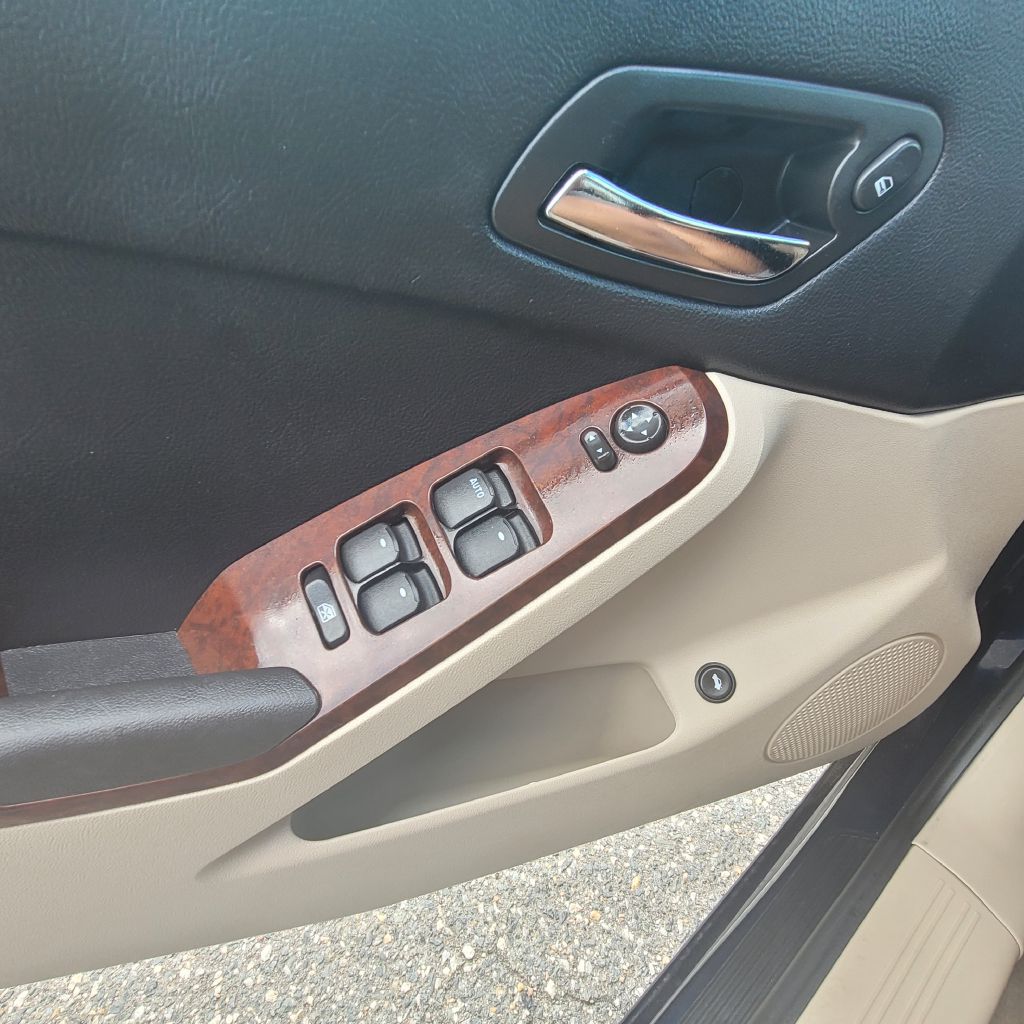 Photo 25 of this PONTIAC G6