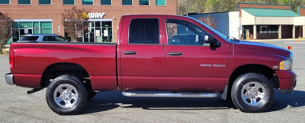 Photo 2 of this DODGE RAM 1500