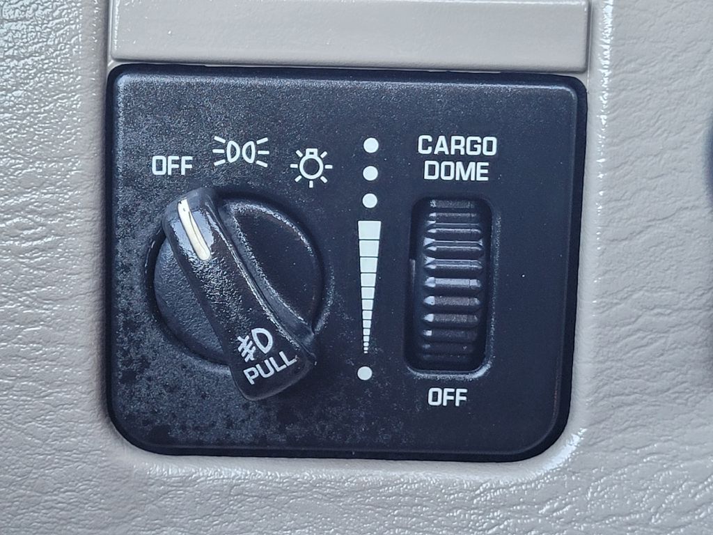 Photo 13 of this DODGE RAM 1500