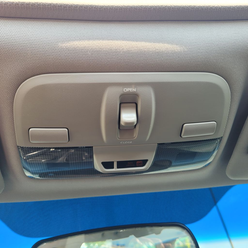 Photo 19 of this SUBARU LEGACY