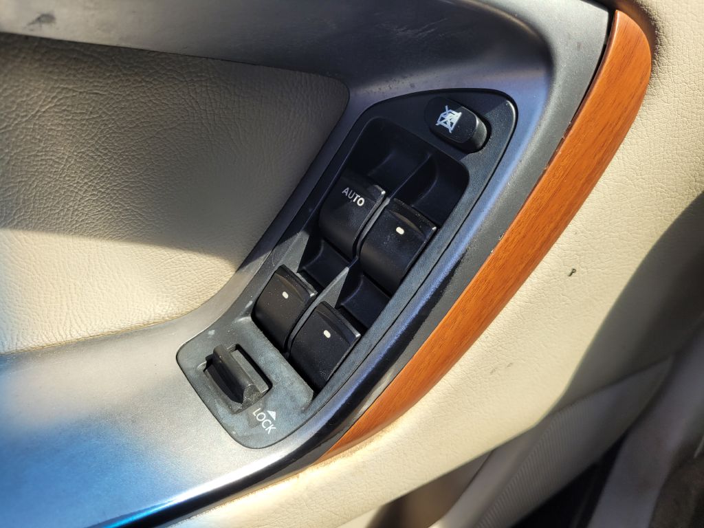 Photo 11 of this SUBARU LEGACY