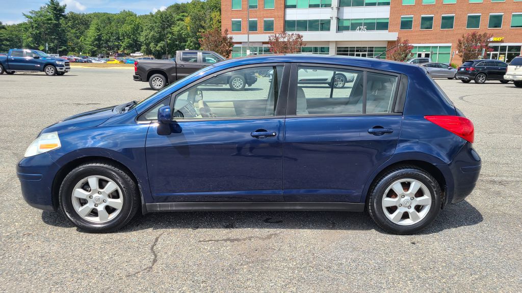 Photo 2 of this NISSAN VERSA