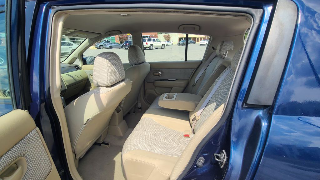 Photo 19 of this NISSAN VERSA