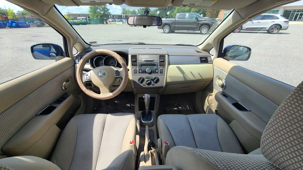 Photo 20 of this NISSAN VERSA
