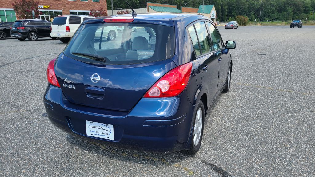 Photo 34 of this NISSAN VERSA