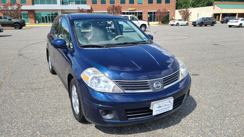 Photo 35 of this NISSAN VERSA