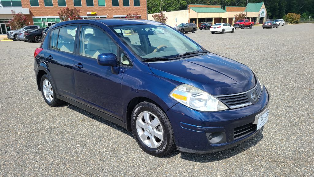 Photo 36 of this NISSAN VERSA