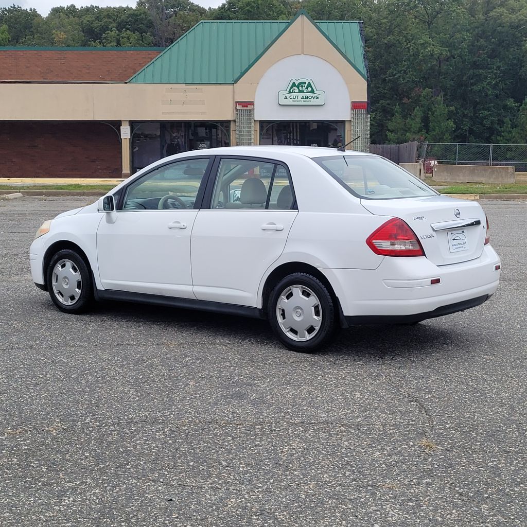 Photo 3 of this NISSAN VERSA