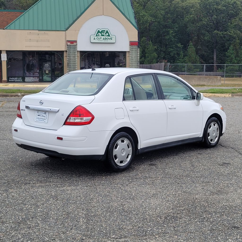 Photo 5 of this NISSAN VERSA