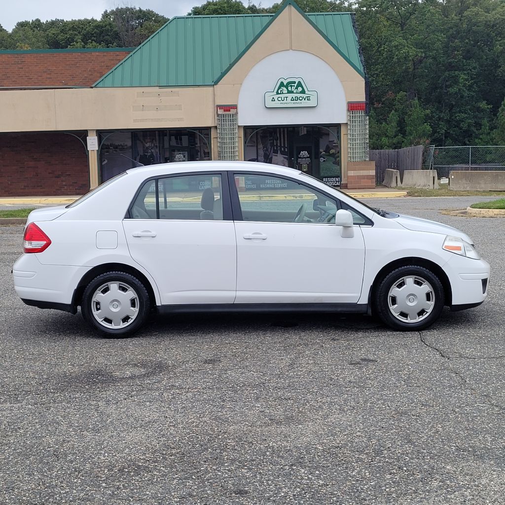 Photo 6 of this NISSAN VERSA