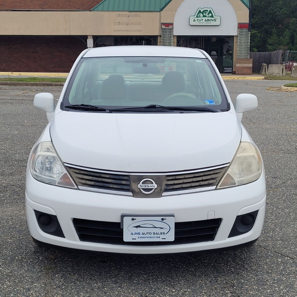 Photo 8 of this NISSAN VERSA