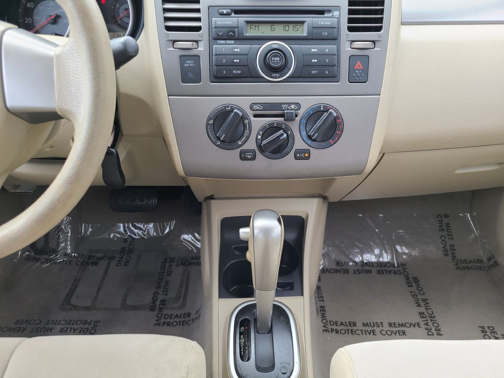 Photo 15 of this NISSAN VERSA