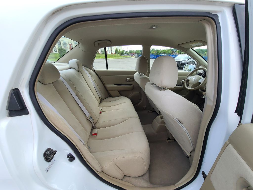 Photo 16 of this NISSAN VERSA