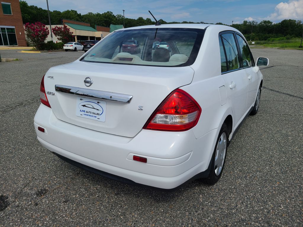 Photo 24 of this NISSAN VERSA