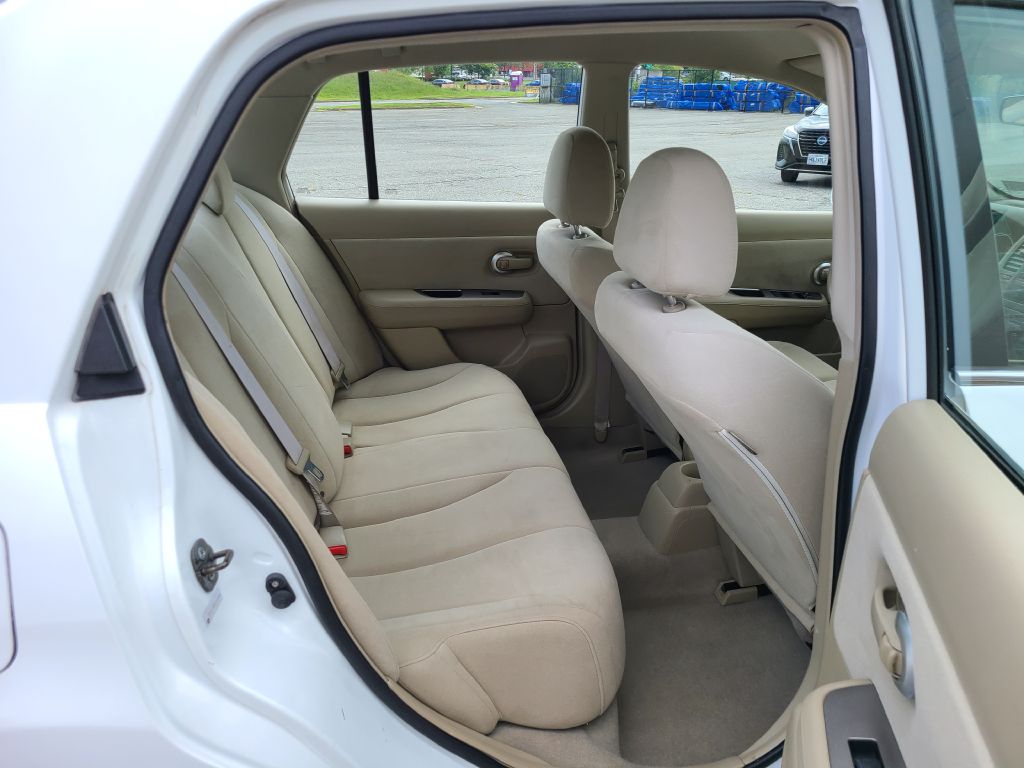 Photo 29 of this NISSAN VERSA
