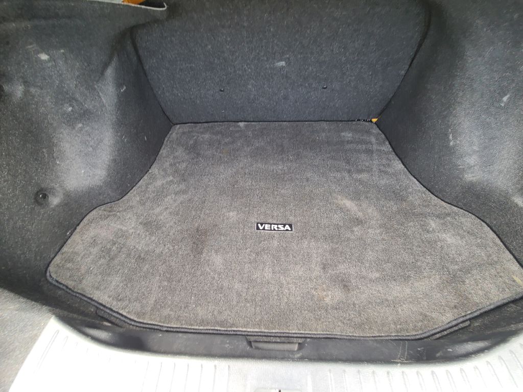 Photo 33 of this NISSAN VERSA