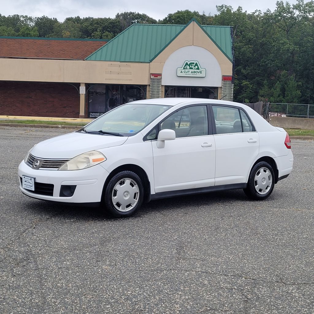 Photo 35 of this NISSAN VERSA