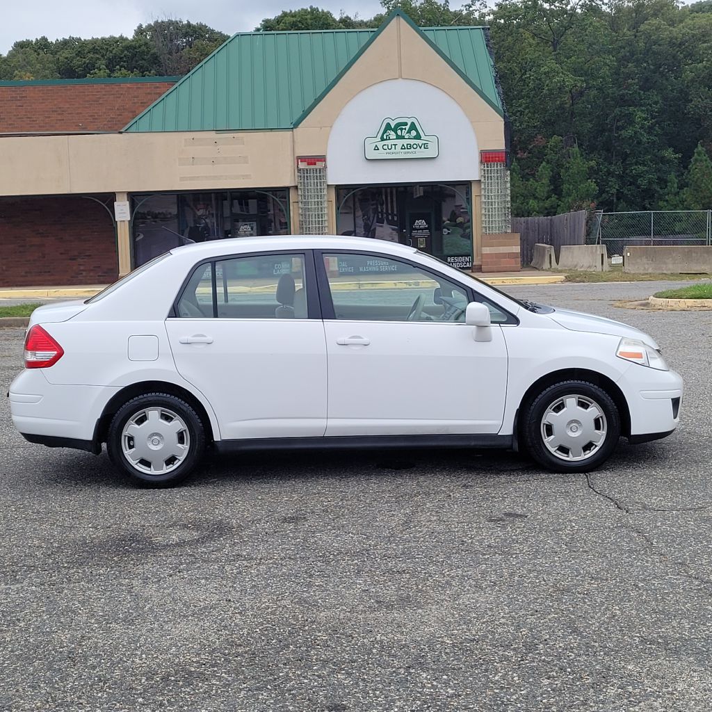 Photo 38 of this NISSAN VERSA