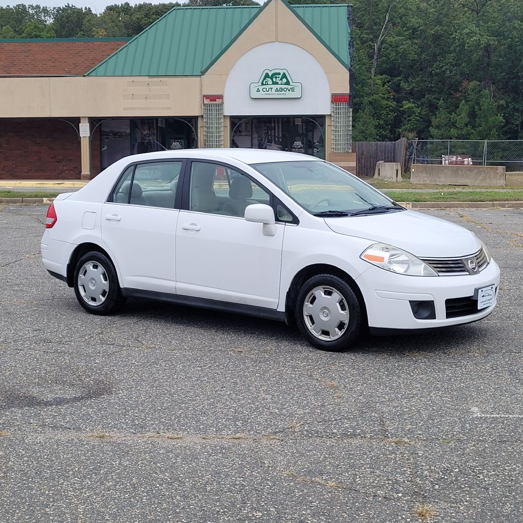 Photo 39 of this NISSAN VERSA