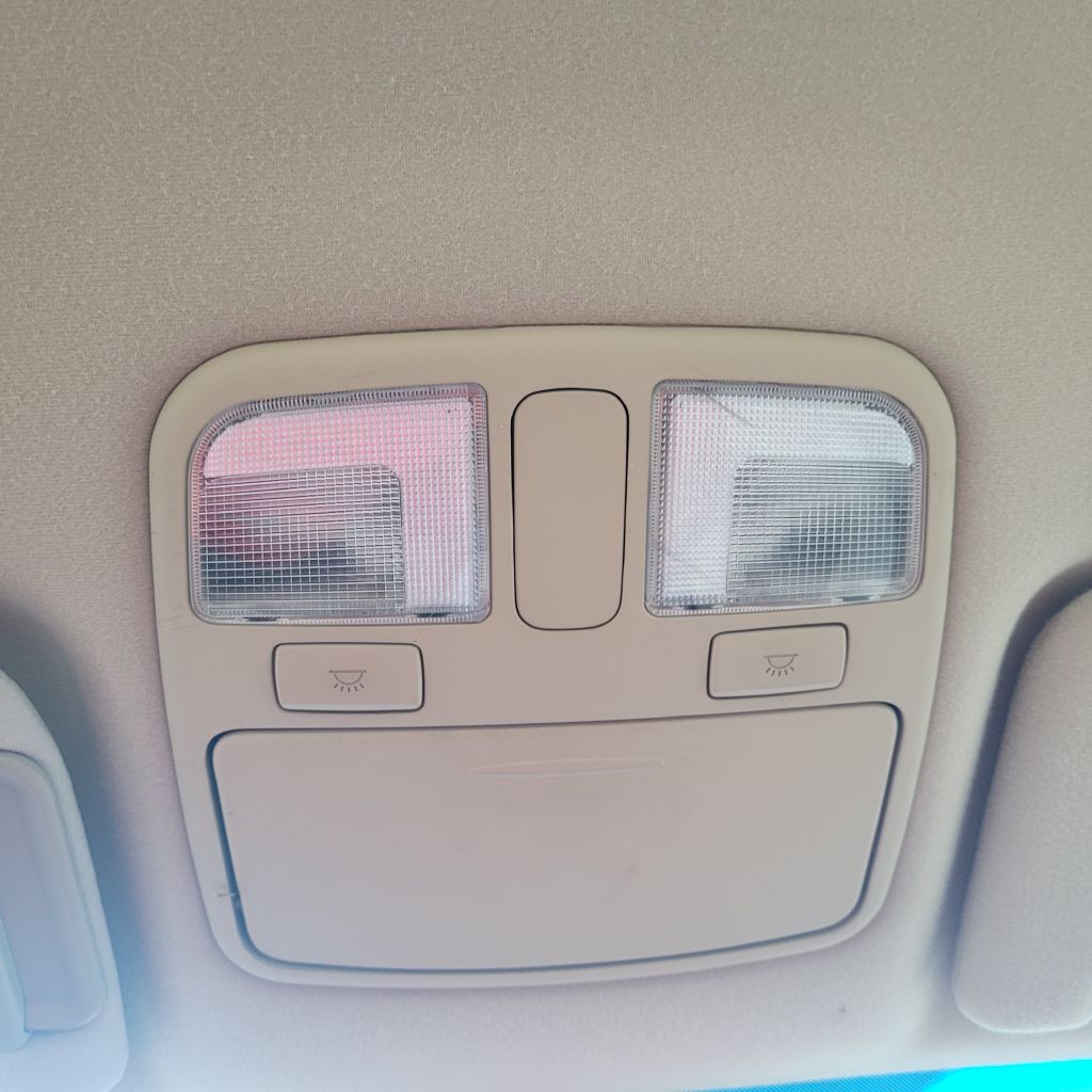 Photo 14 of this HYUNDAI SONATA
