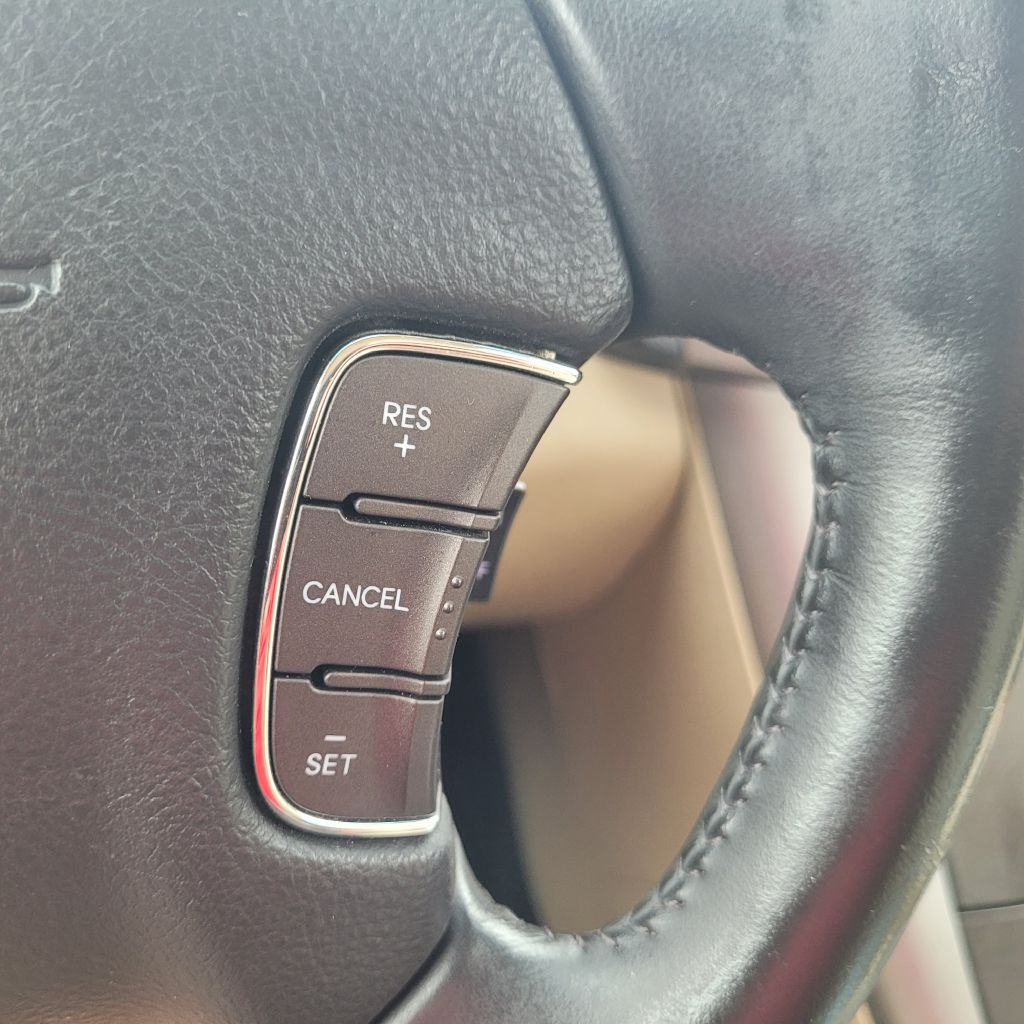 Photo 15 of this HYUNDAI SONATA
