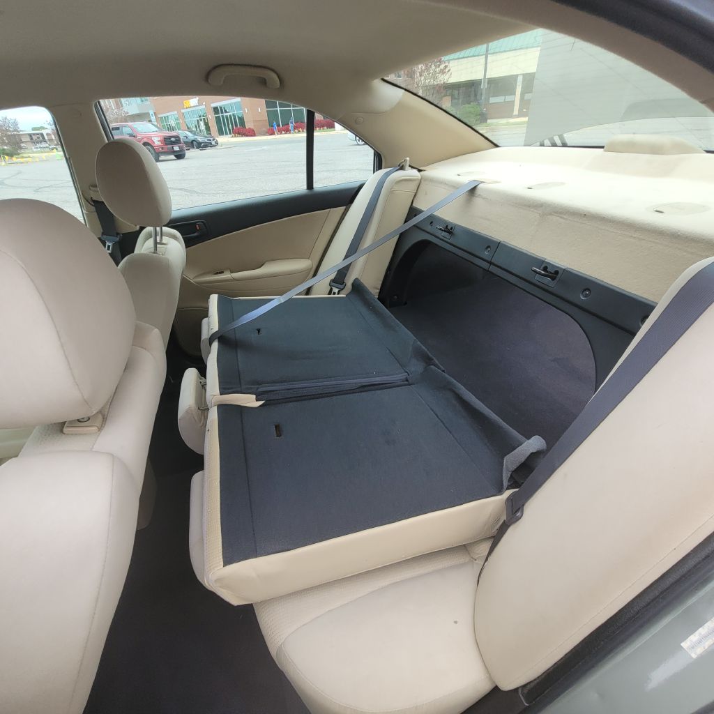 Photo 18 of this HYUNDAI SONATA
