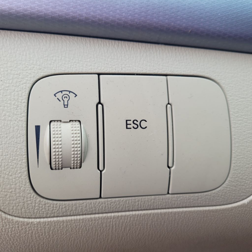 Photo 21 of this HYUNDAI SONATA