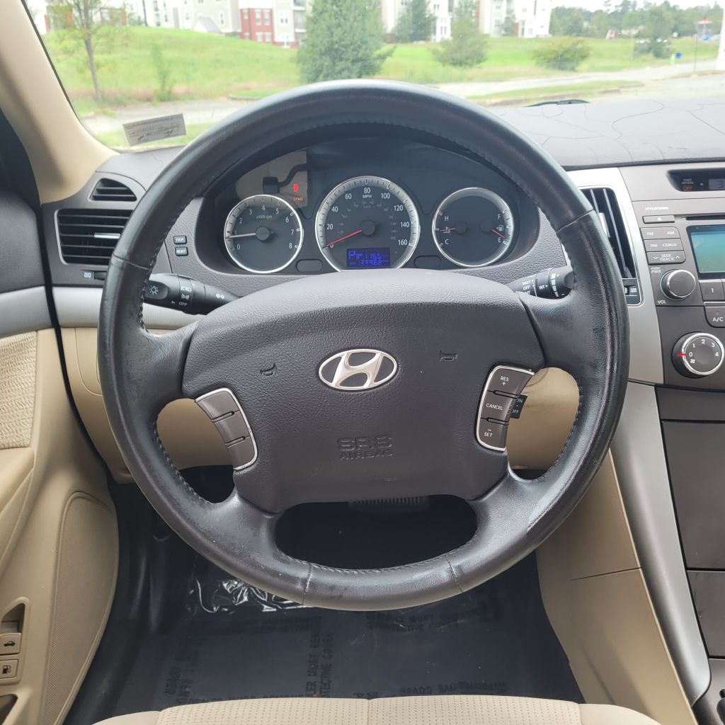 Photo 23 of this HYUNDAI SONATA