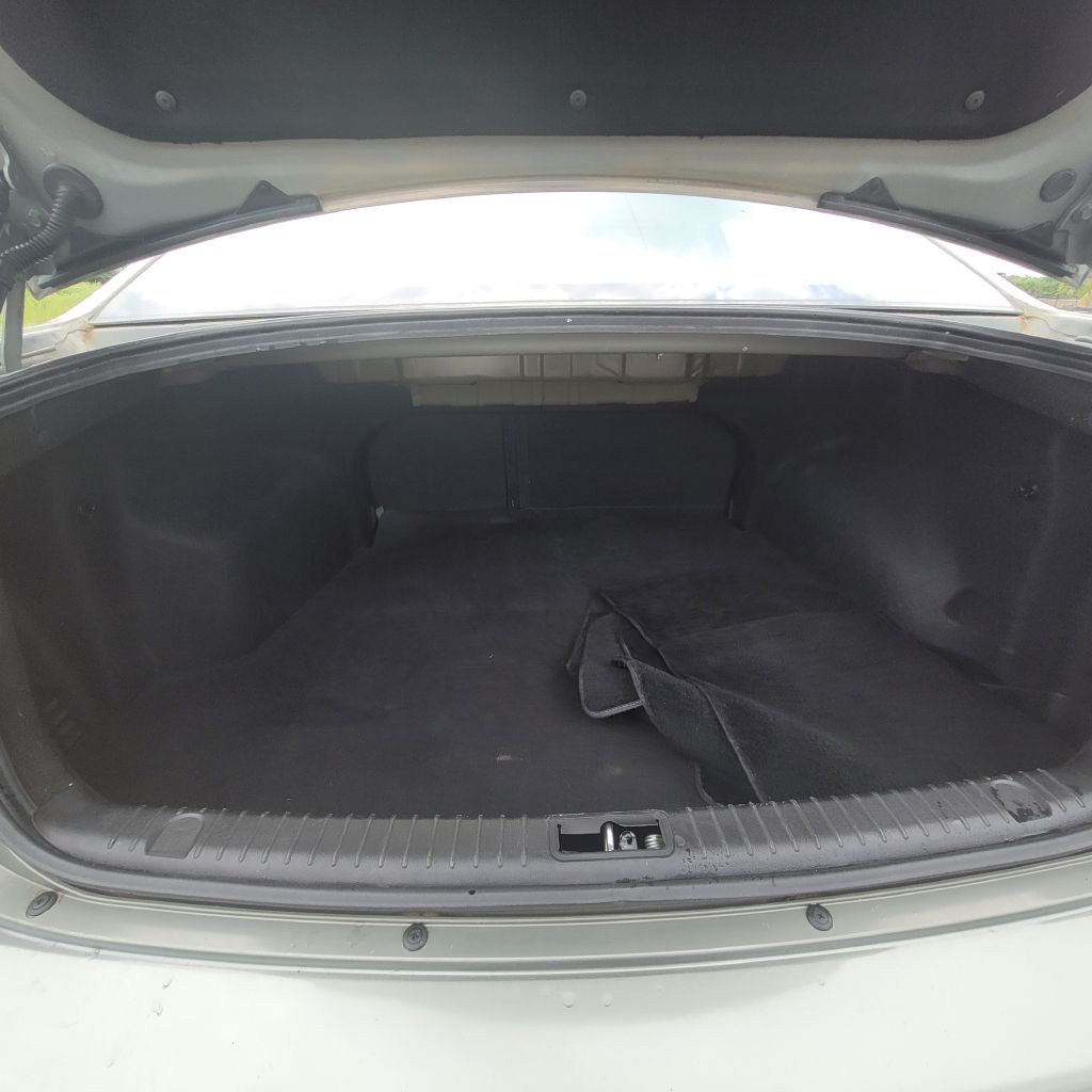 Photo 30 of this HYUNDAI SONATA