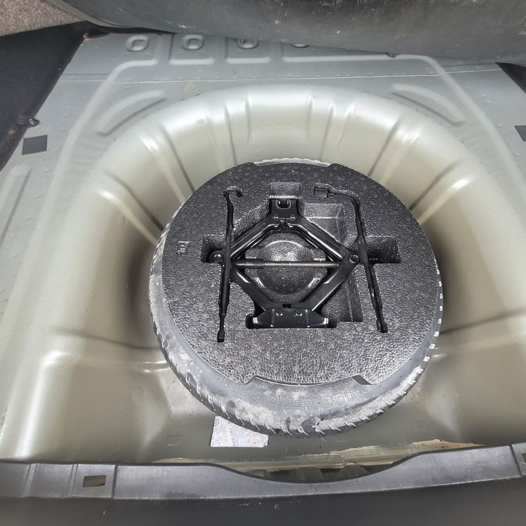 Photo 31 of this HYUNDAI SONATA