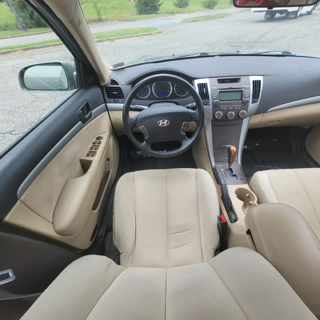 Photo 33 of this HYUNDAI SONATA