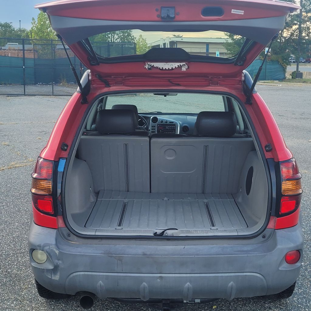 Photo 12 of this PONTIAC VIBE