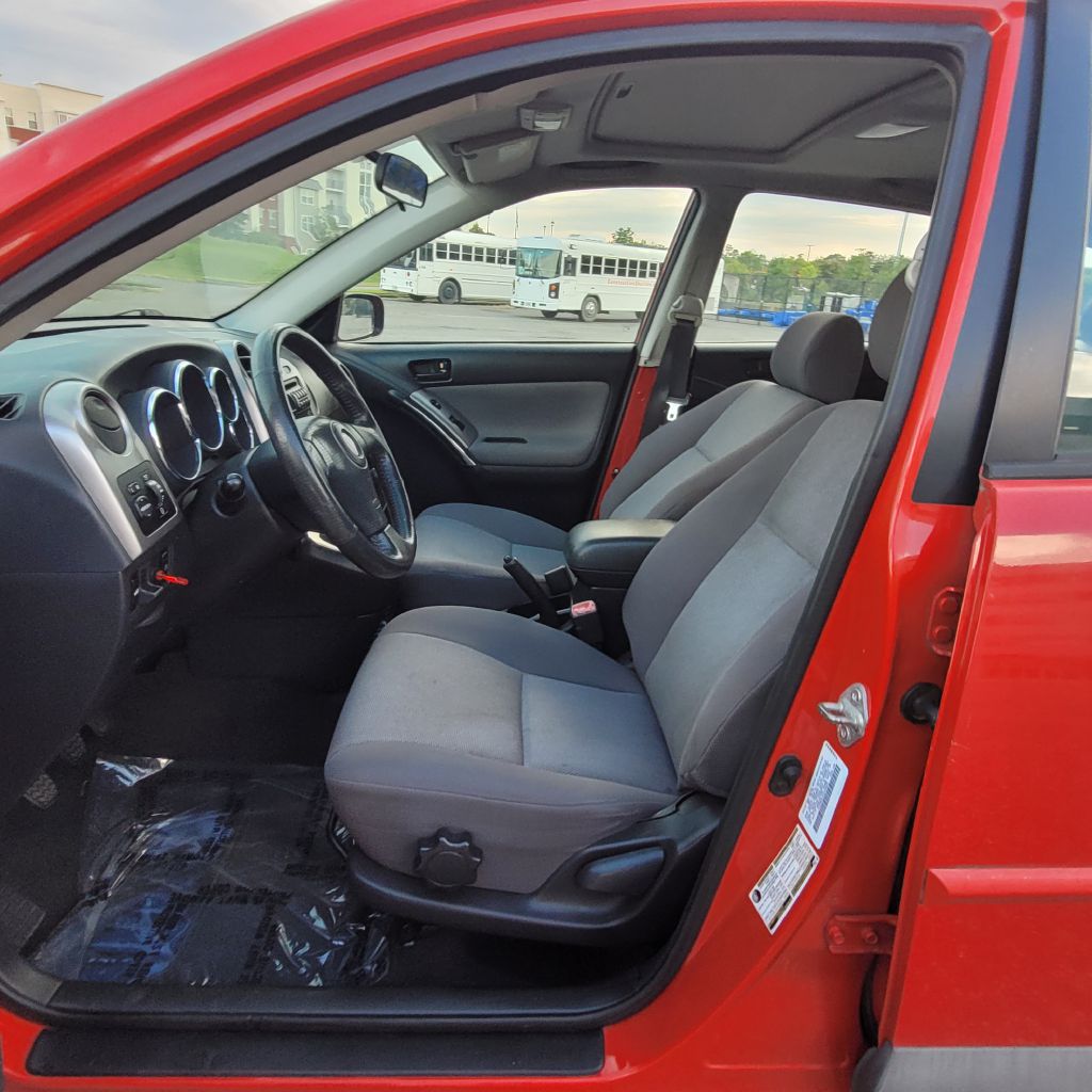 Photo 13 of this PONTIAC VIBE