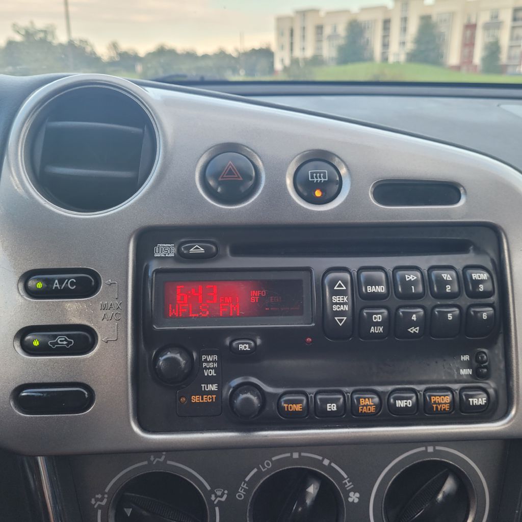 Photo 16 of this PONTIAC VIBE