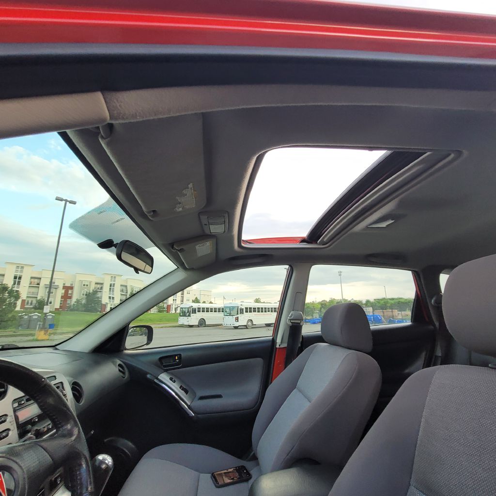 Photo 17 of this PONTIAC VIBE