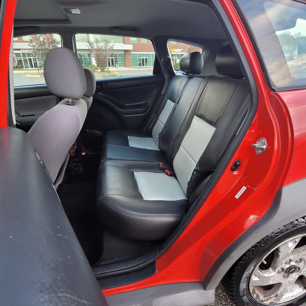Photo 20 of this PONTIAC VIBE